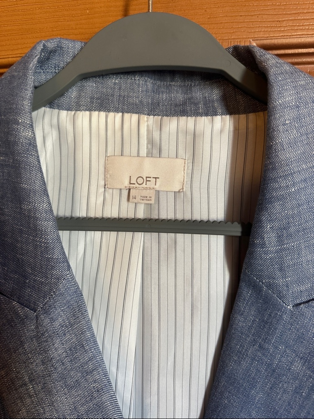 LOFT Double-Breasted Linen-Blend Blazer in Chambray Blue, size 14 - Picture 2 of 6